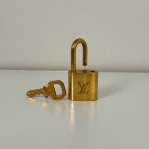 Lv locks and key! Chain included!!